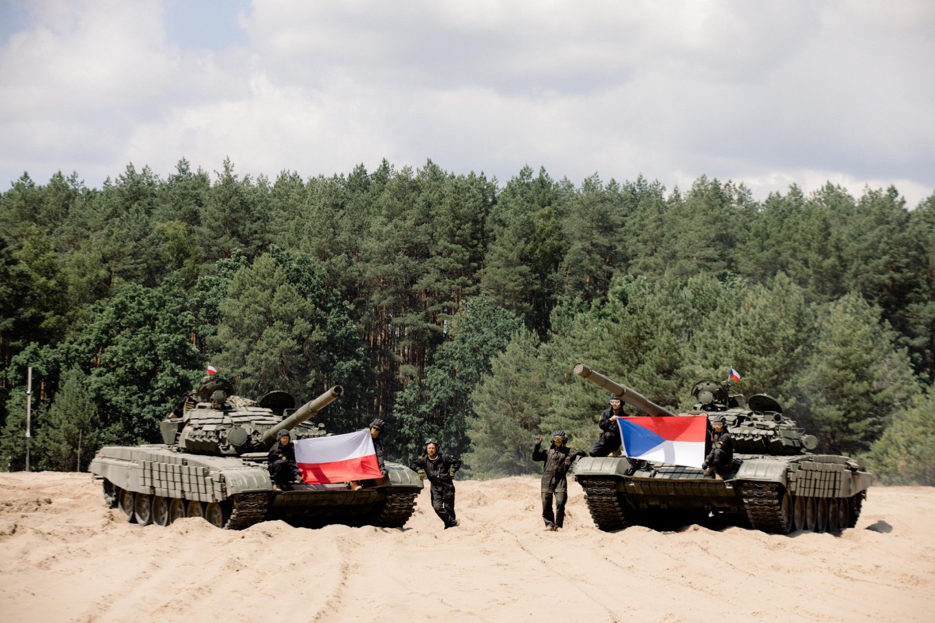 C-in-C of the Armed Forces of Ukraine thanks Poland, Czech Republic for tanks for Ukraine’s Army , Defense Express