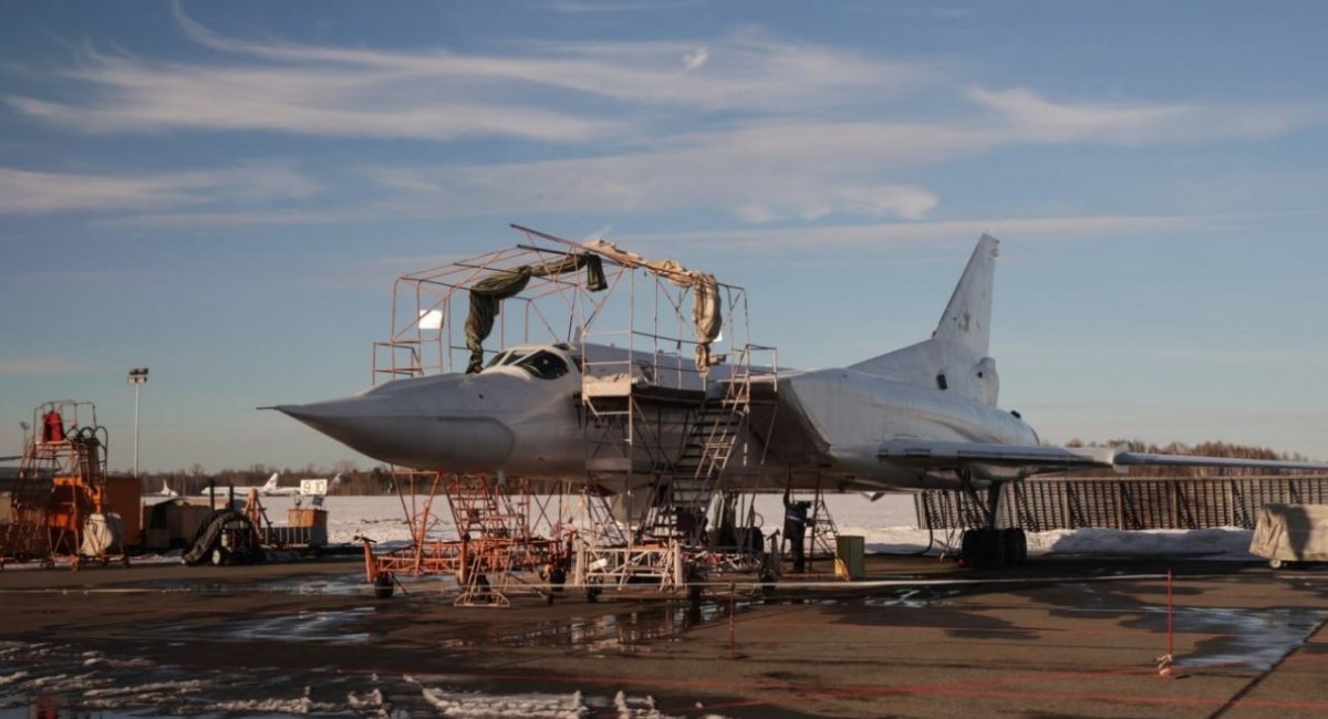 Modernized Tu-22M3M for the russian Aerospace Forces at the territory of the Kazan Aircraft Plant, Defense Express