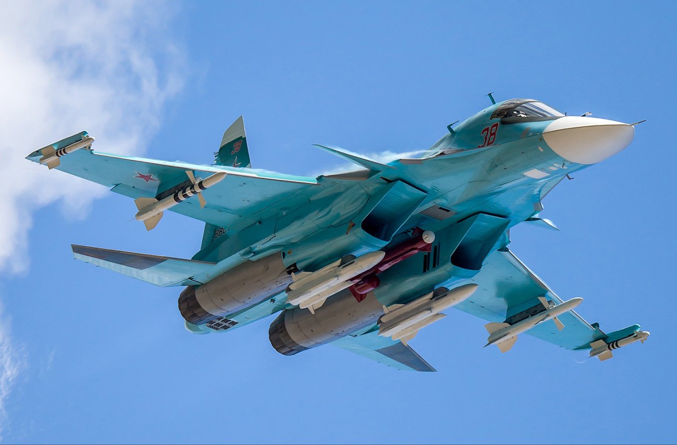 Russian Su-34. Kh-59 missile is suspended under the fuselage of this aircraft, Defense Express