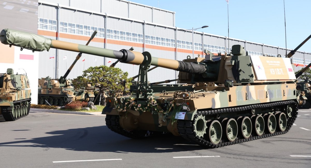 Presentation of the first batch of K9PL (K9A1) self-propelled guns for the Polish Army, October 19, 2022 / Defense Express / How Polish Artillerymen Learned to Spread Out Howitzers and Fire Like Ukrainians