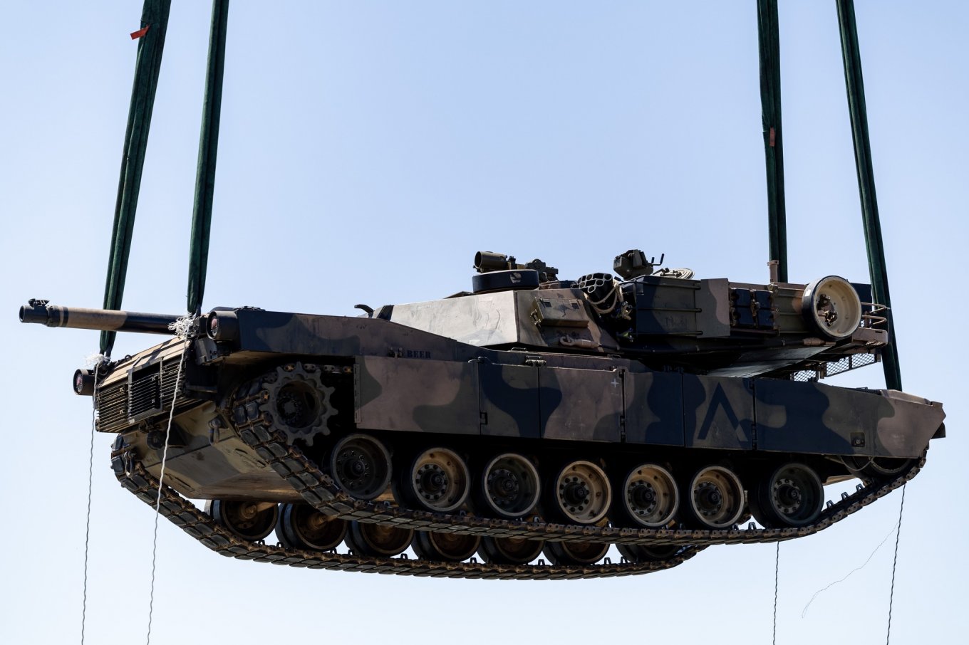 Australia Loadings Abrams Tanks for Ukraine: How Many will There Be, When to Expect Them on Battlefield, Australian M1A1 Abrams tank loading during Exercise Super Garuda Shield 2023