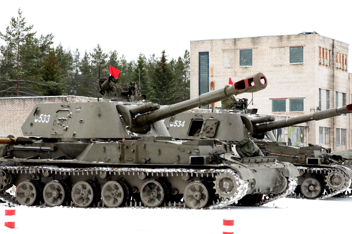 2S3 Akatsiya is a Soviet-made 152.4 mm self-propelled gun that is widly used by Russian troops, Defense Express