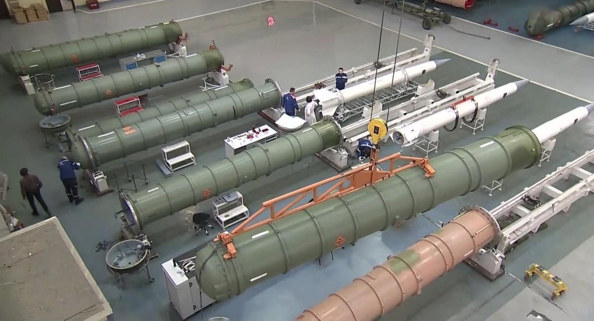 Production process of 48N6 surface-to-air missiles for rashist S-400 SAM systems / Open source photo