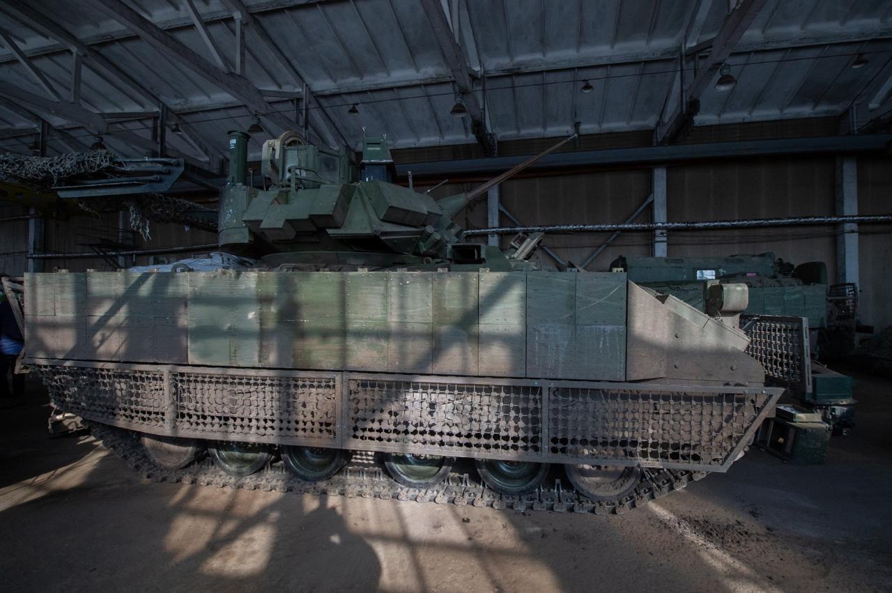 Illustrative photo: an M2 Bradley with the Ukrainian Armed Forces / Defense Express / russians Equipped a Captured Bradley With 2A72 Autocannon From Local IFV