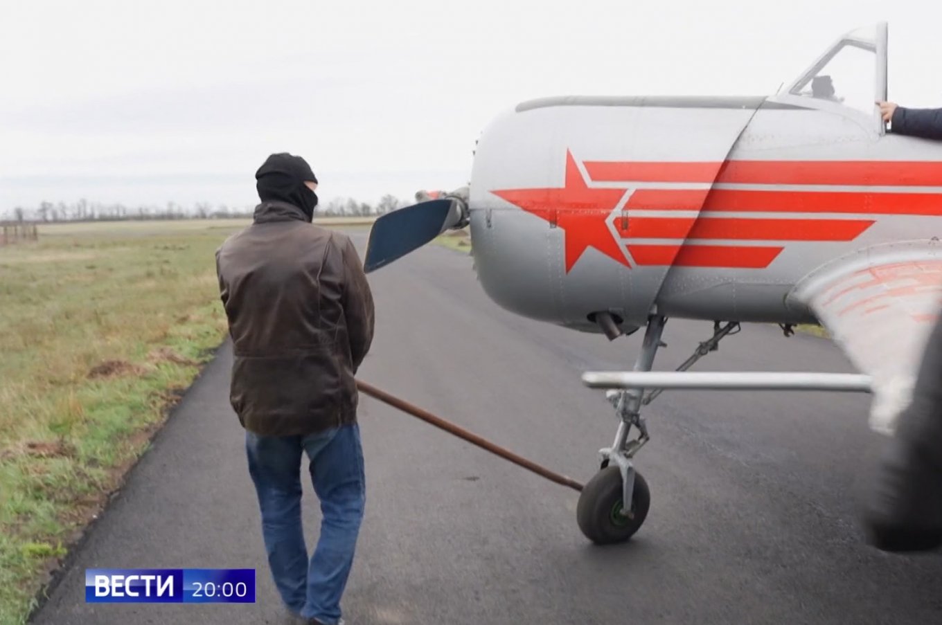 The Yak-52 aircraft Defense Express Moscow's Innovation Backfires: Propaganda Footage Reveals Secret Yak-52 Base