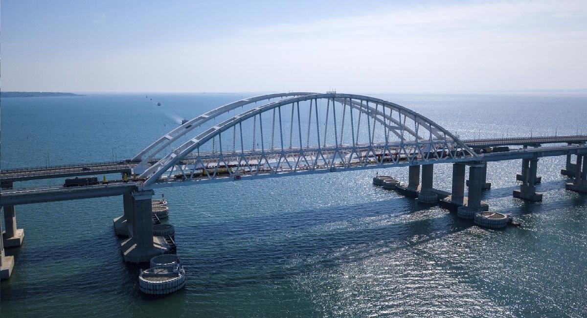 The Kerch bridge Defense Express 885 Days of russia-Ukraine War – russian Casualties in Ukraine