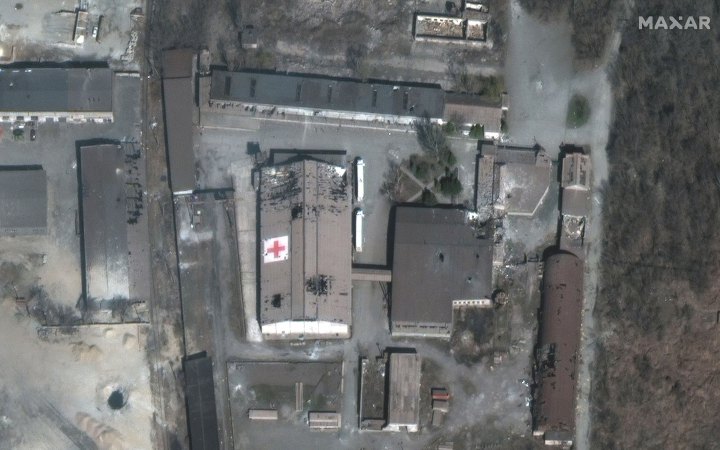 Mariupol Red Cross warehouse hit by military strikes, satellite imagery confirms, Defense Express