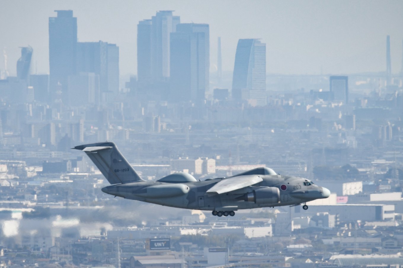 EC-2 SOJ from Kawasaki against Nagoya backdrop / Photo credit: ih168, @ih1681