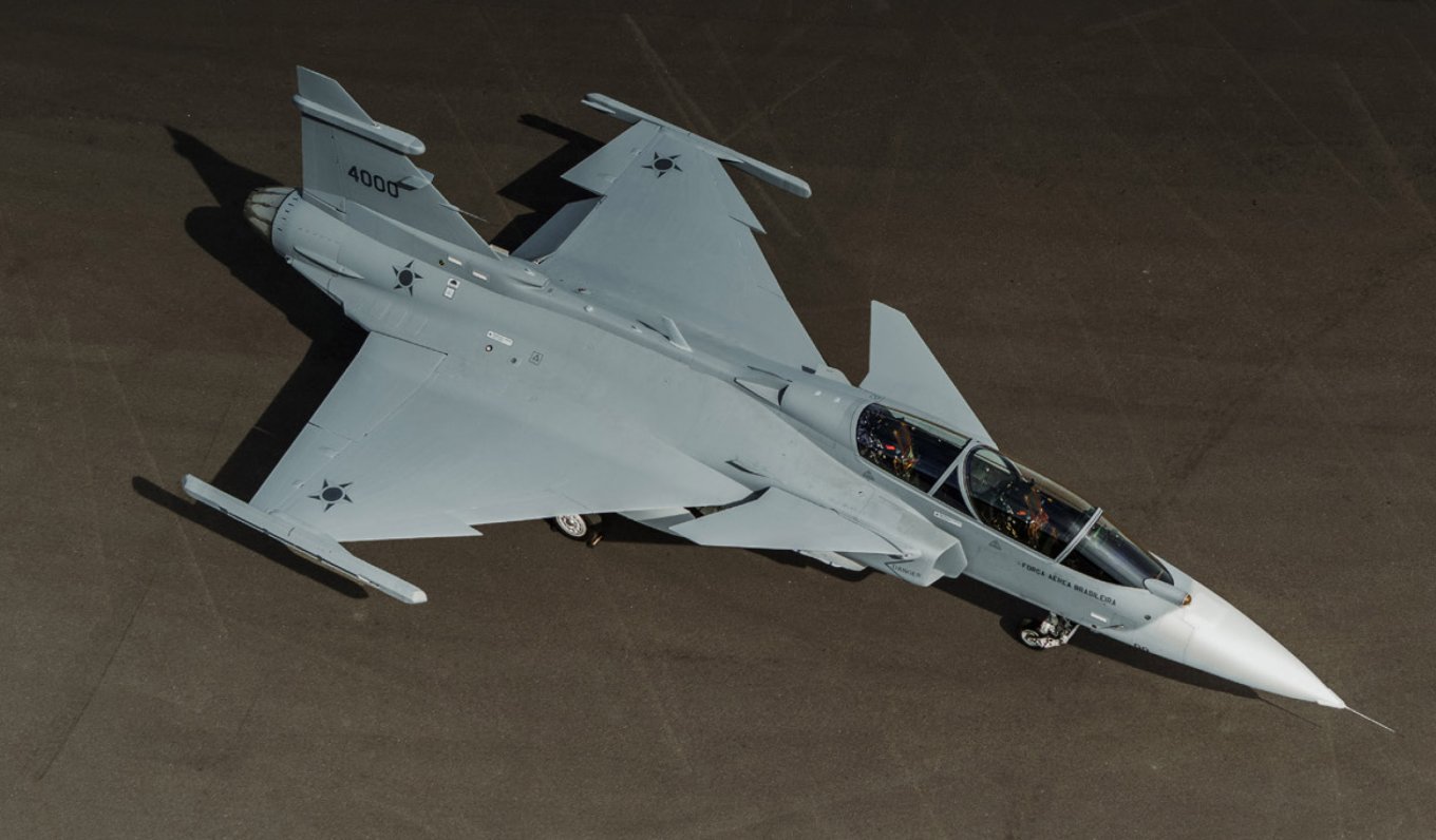 Gripen F two-seat fighter jet, Saab Flies Gripen F for the First Time: What Is This Version, Why Does It Matter for Ukraine?