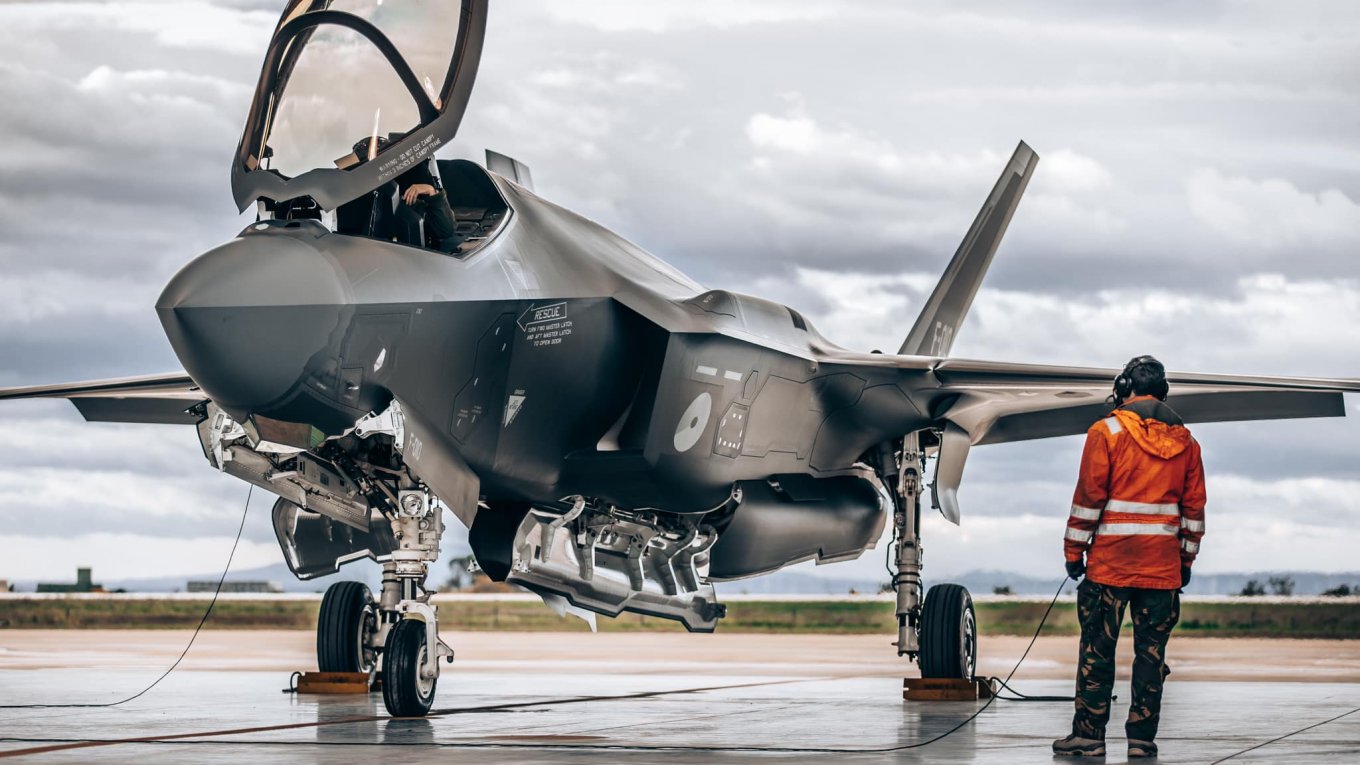 The F-35 aircraft of the Royal Netherlands Air Force Defense Express Netherlands Confirms Transfer of F-16 Fighter Jets to Ukraine Amid Strategic Shifts