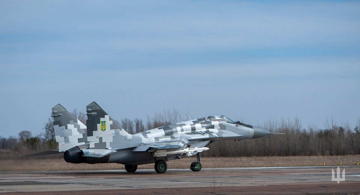 While waiting for F-16, Ukraine is forced to rely on Soviet MiG-29s, inferior to russian Su-35