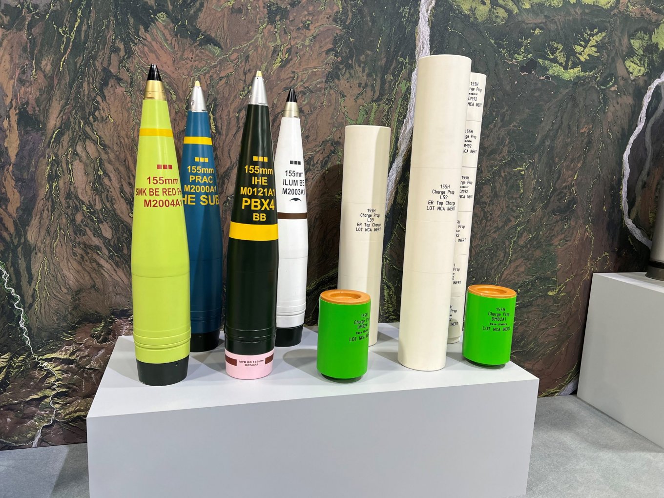 155mm shells and propellant charges for them