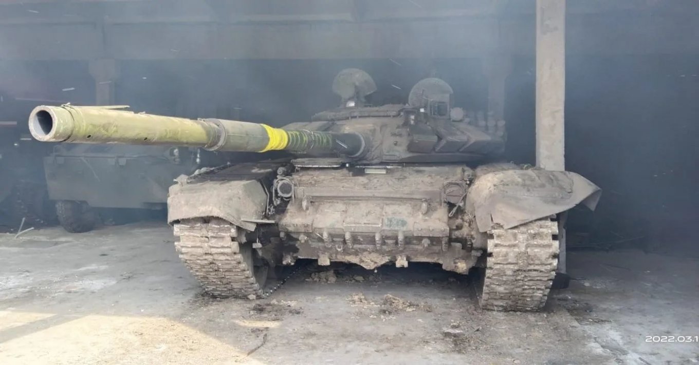 Defense Express / A tank of Russian armed forces, seized by Ukrainian military in result of fighting near Chernihiv on March 12 / Day 17th of Ukraine's Defense Against Russian Aggression (Live Updates)
