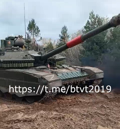 elements of the Kontact explosive reactive armour (ERA) were additionally installed on top of the basic Relikt ERA on the upper frontal part of the tank tower, War Ukraine-Russia News Hub