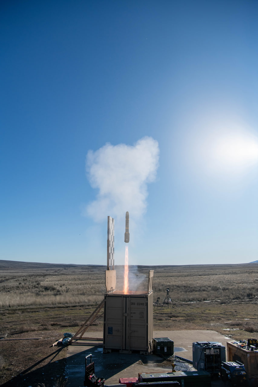 AGM-114 Hellfire launch from GRIZZLY container launcher / Photo credit: Lockheed Martin