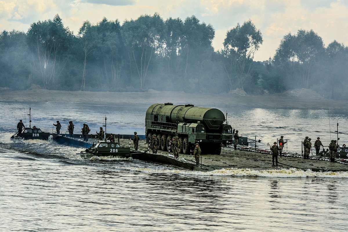 russians practicing the establishment of a crossing