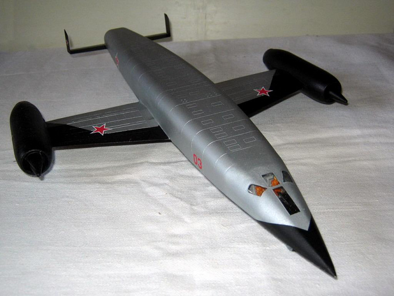 Scale model of a hypersonic bomber based on the Soviet NII-1 MAP project / Defense Express / How Soviets Discovered Nazi Silbervogel Hypersonic Missile Project and Tried to Make a Copy