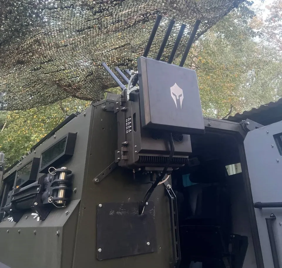 AD KRAKEN COUNTER FPV F4 EW system by Kvertus mounted on the Inguar-3 armored vehicle