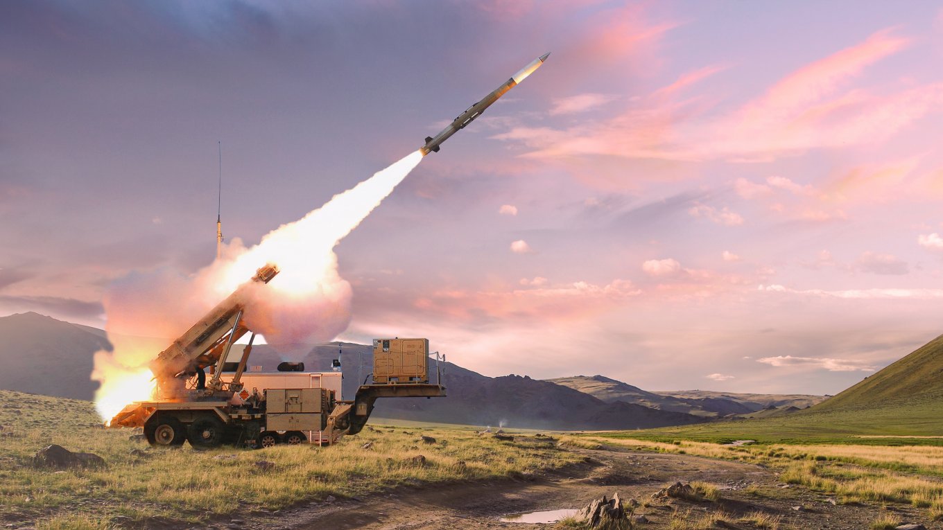 MSE interceptor launch / Defense Express / Germans Seem Quite Proud of Sending 30 Patriot Missiles to Ukraine: How It Came to This and What Can Be Done