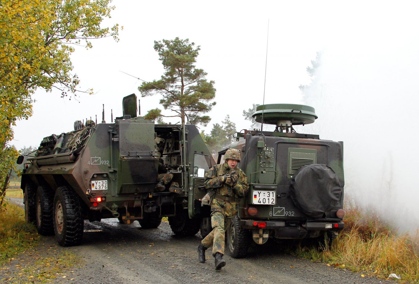 Hummel EW vehicle and Eule reconnaissance vehicle during Bundeswehr exercises in 2015 / Open source photo
