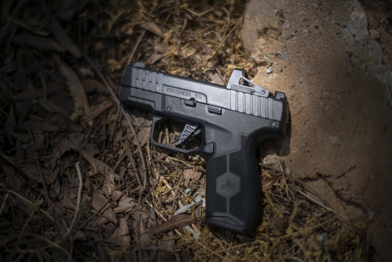 Eurosatory 2022: IWI Launched the New Masada Slim 13-Round Compact Handgun, Defense Express, war in Ukraine, Russian-Ukrainian war