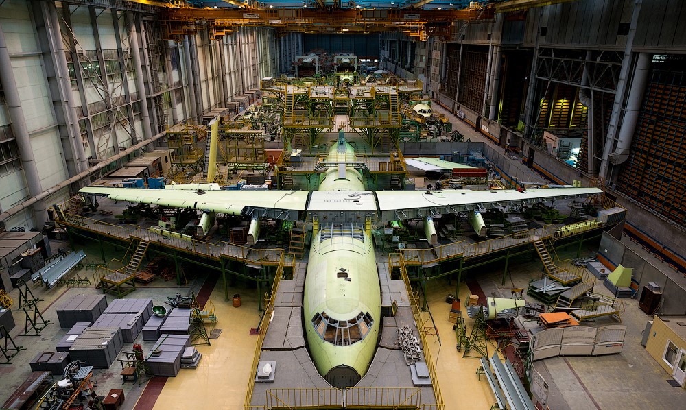 The Il-76 military transport aircraft at the Aviastar-SP aviation plant in Ulyanovsk Defense Express How Many Il-76 Aircraft Are Destroyed and What Does It Mean for russia