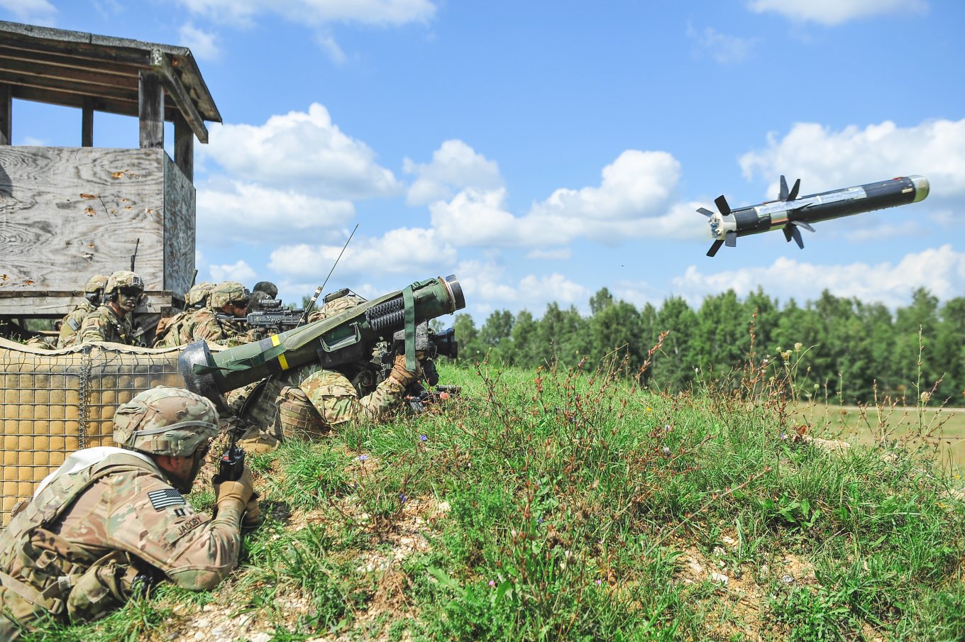 The FGM-148 Javelin anti-tank missile system Defense Express The U.S. Plans Double or Triple HIMARS, GMLRS, ATGM and MPADS Production in a Year