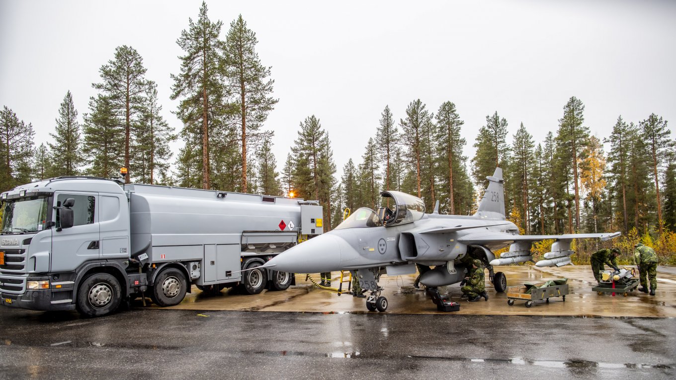 Sweden Won't Turn Its Older Gripen Fighters Into Spares, Offering Ukraine a Rare Opportunity