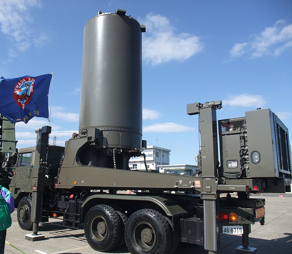 Japan Showcases Unusual Cylindrical NEC-LR-02T AESA Radar: Key Advantages and Its Appeal to Middle East