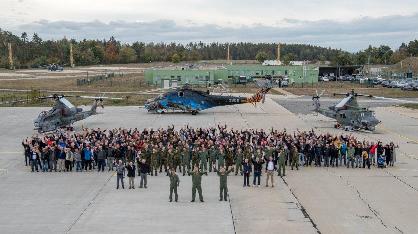 Next Few Weeks, Ukraine May Receive Mi-24s From Its Neighbouring Country Switching to AH-1Z Viper, Farewell ceremony for Mi-24 and Mi-35 of the Czech Air Force, October 2023, Defense Express