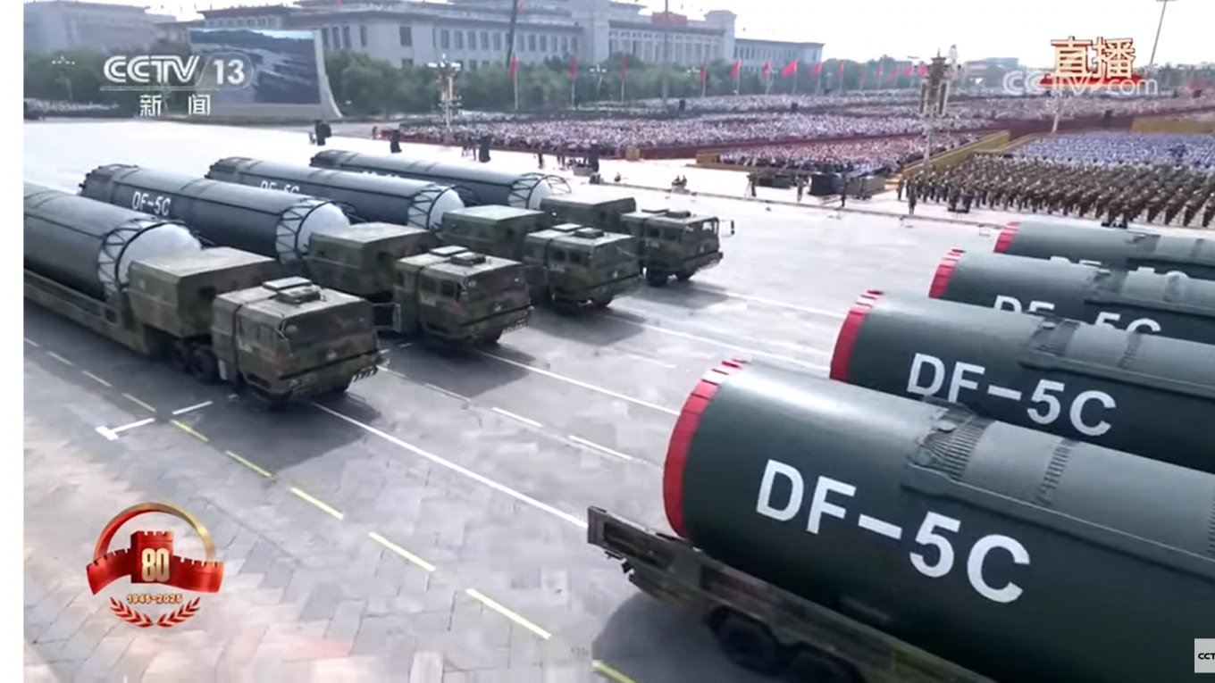 China first demonstrated the DF-5C intercontinental nuclear missile, parade in Beijing