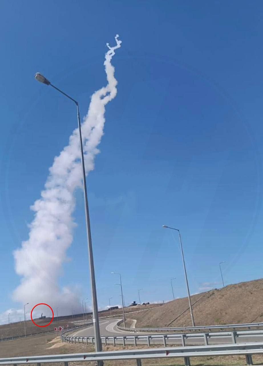 Explosions Ring Out Near the Kerch Bridge on Saturday, russians Complain About Ukrainian S-200 Missiles, Occupiers tryed to use their air defenses to defend Kerch Bridge, Defense Express