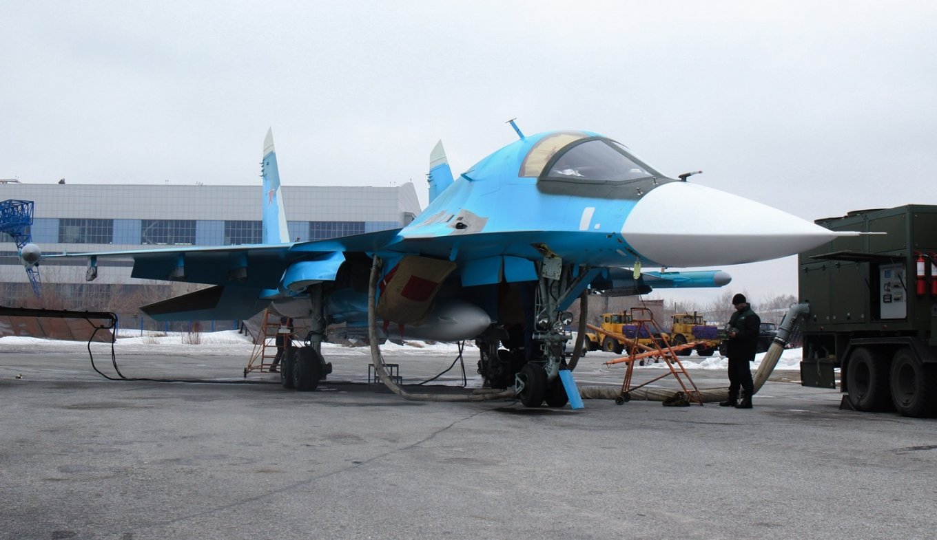 New russian Su-34 aircraft, April 2024 Defense Express russia Boosts Su-34 Fleet Despite Production Questions