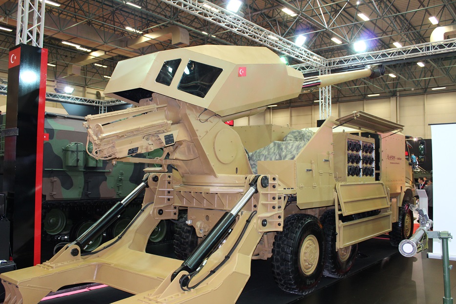 KMO self-propelled howitzer prototype on Panter chassis presented in 2017 by ASFAT company