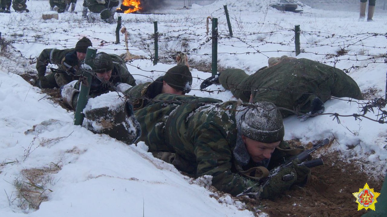 It Seems That There Is a Shortage of Winter Uniforms In Belarus: the Special Operation Forces Are Dressed In Felt Boots And Peacoats of the Chechen War (Photo), Defense Express, war in Ukraine, Russian-Ukrainian war