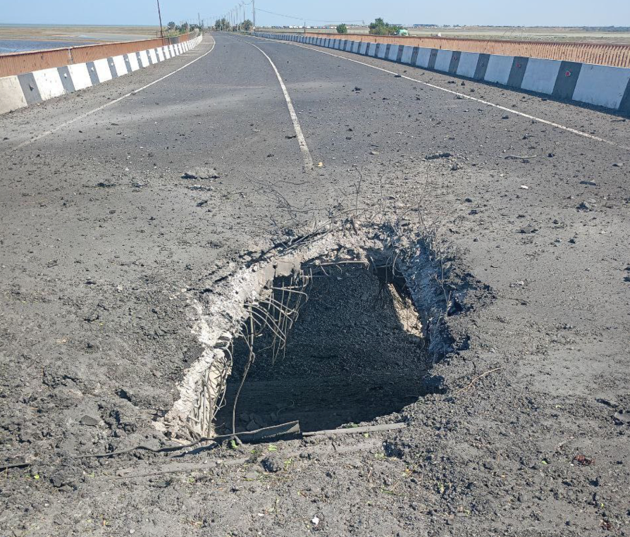The Chonhar road bridge was hit (probably the bridge was hit by a Storm Shadow missile), Ukraine’s Forces Cut Russian Army’s GLOC on South Direction, Two Bridges Destroyed on Sunday, Defense Express