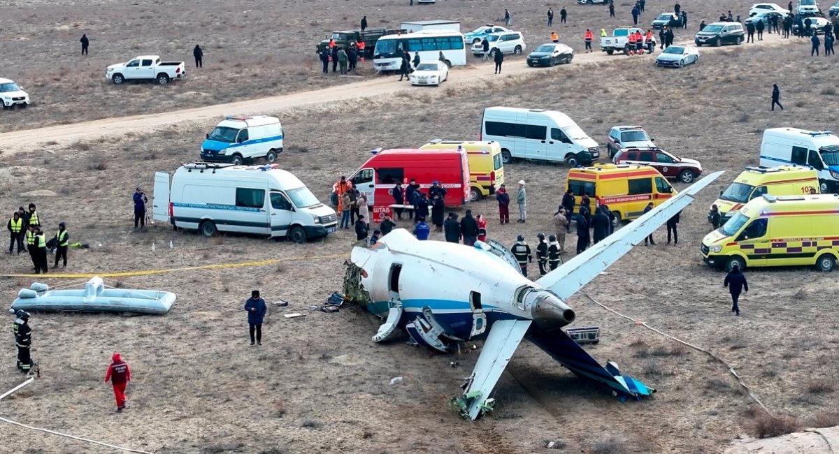 The Azerbaijani passenger plane shot down by russians at the crash site / Defense Express / Azerbaijan Possibly Gave MiG-29 Fighters to Ukraine: How Many and Where They Appeared