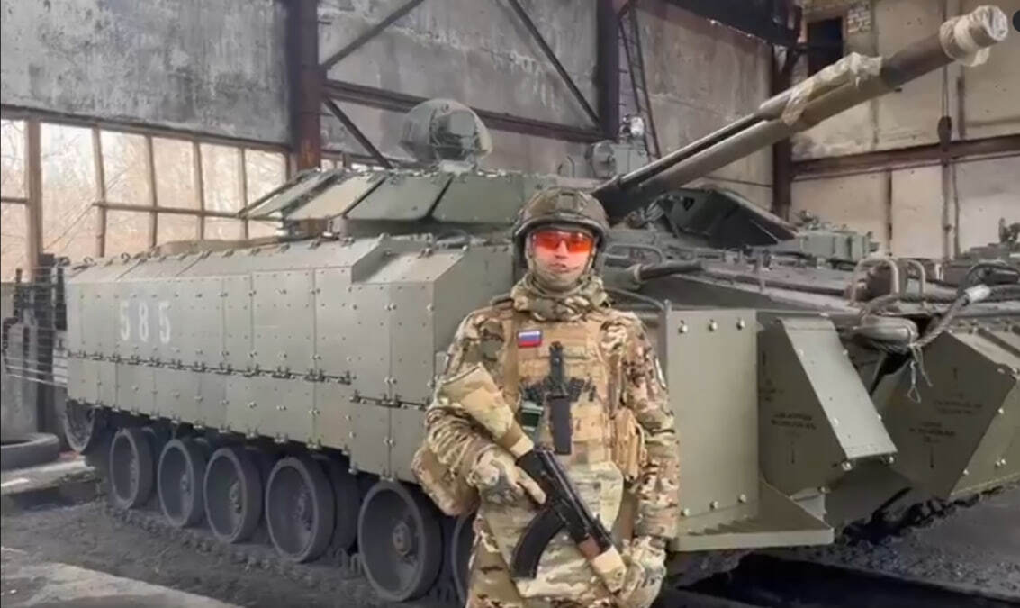 russians Demonstrate BMP-3 with Reactive Armour for the First Time, Defense Express