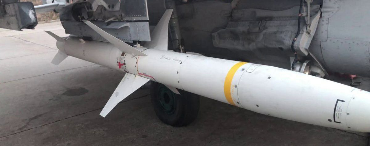 AGM-88 HARM amti-radiation attack missiles under the wing of a Ukrainian MiG-29 attached to a LAU-118/A pylon. September 2022