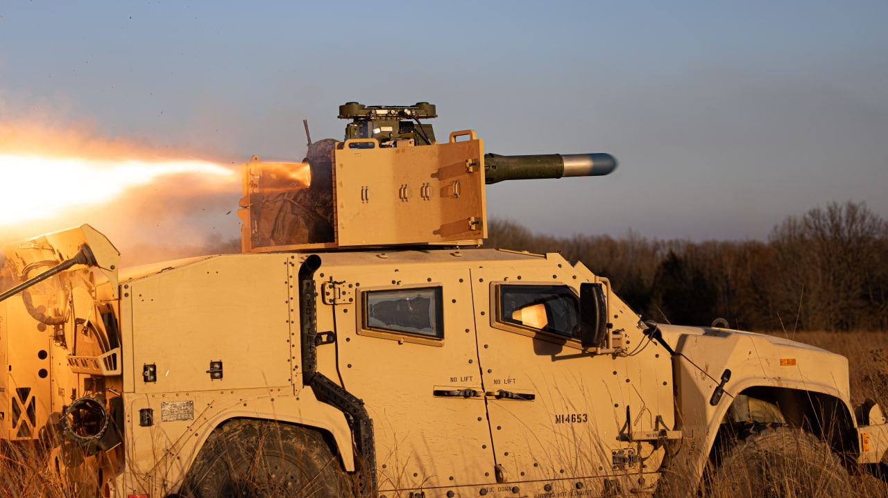 56-year-old TOW ATGM Not Only Managed to Fight in Ukraine, But Is Still Being Produced by Order of U.S. Army, Launching a missile from a TOW ATGM mounted on a JLTV armored vehicle