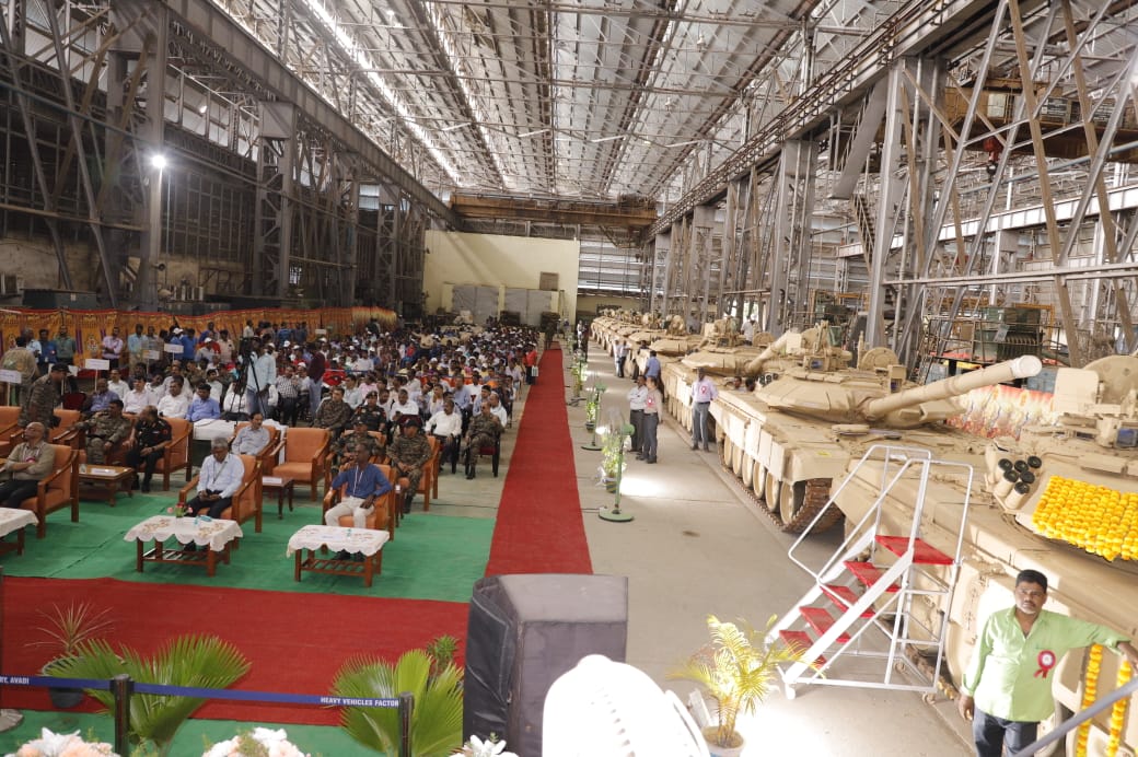 Presentation of the first T-90 Mk-III MBTs produced for the Indian Army / Defense Express / India Discards All Original Electronics Inside T-90 for a Domestic Modernization Project