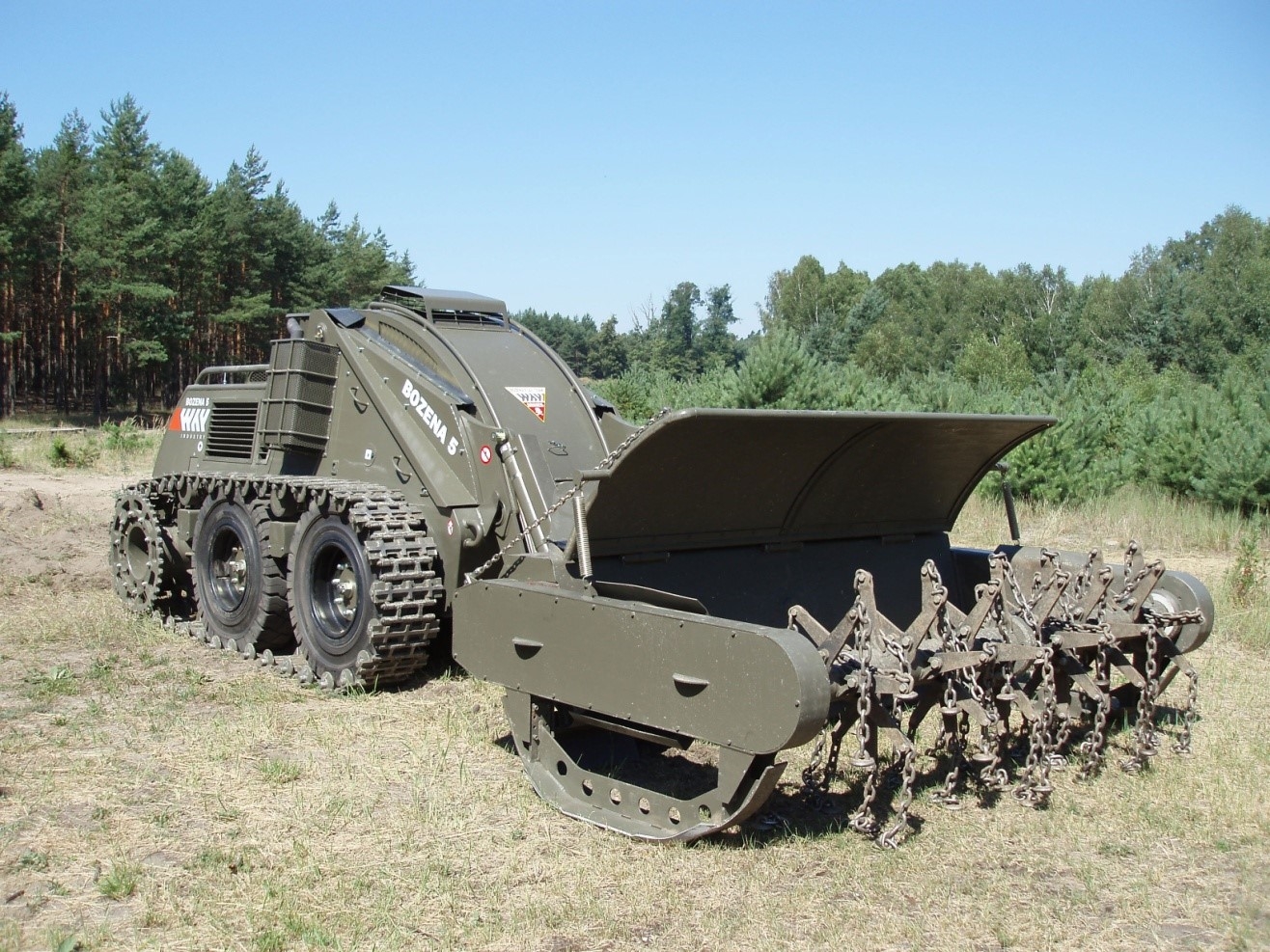 Slovakia to Send Unmanned Mine Clearance Vehicles and Healthcare Material to Ukraine, Defense Express