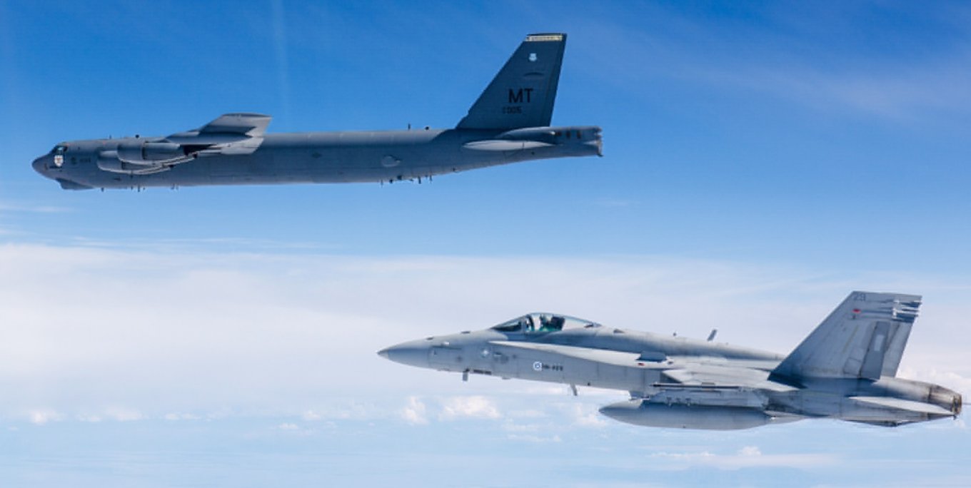 U.S. B-52 bomber and Finnish F/A-18 fighter jet. Photo: Finnish Air Force