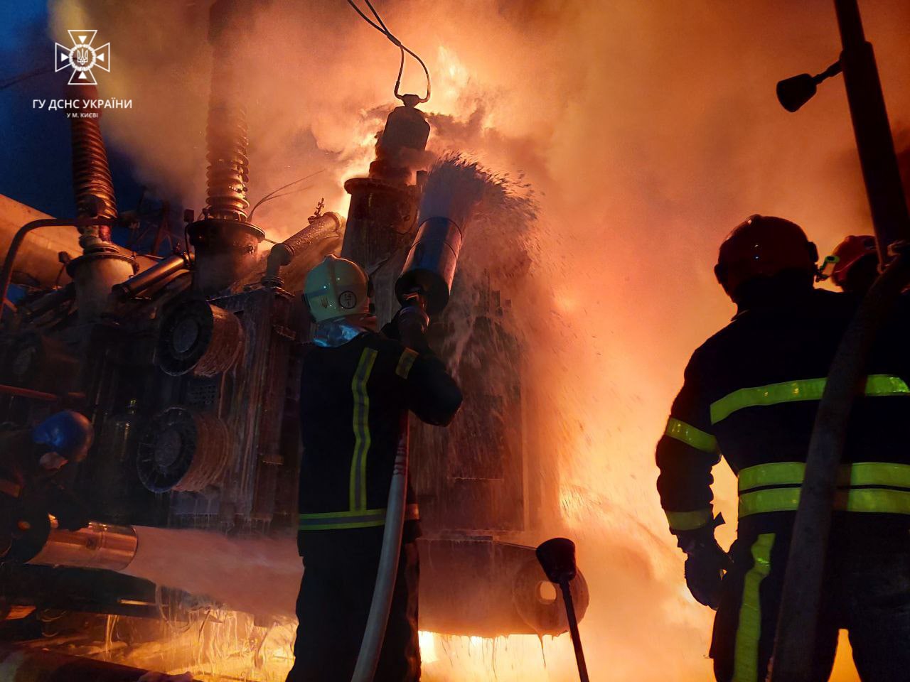Ukrainian firefighters extinguish fire that broke out at a power supply facility after a russian missile strike, December 2022 / Photo credit: State Emergence Service of Ukraine