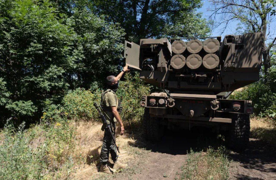HIMARS MLRS effectively destroying the russians on the front-line in Ukraine, Defense Express