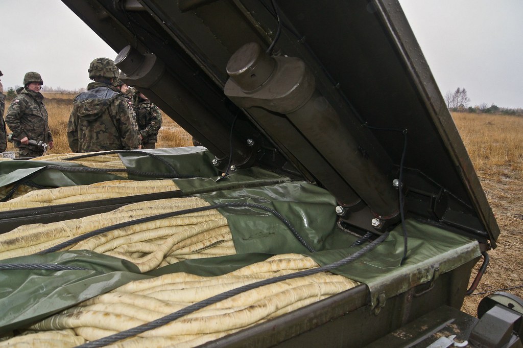 Illustrative photo: Polish military train in using the ZB-WLWD mine-clearing system