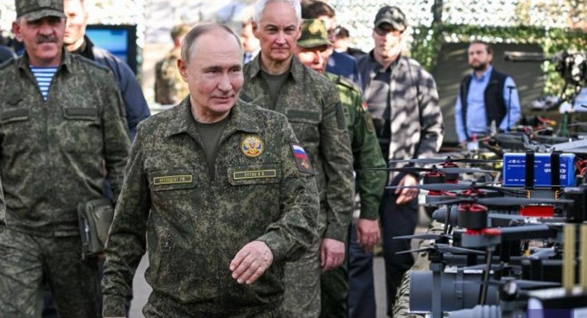 Vladimir Putin at the Zapad-2025 Drills Defense Express UK Defense Intelligence: Rosgvardiya Tanks May Join Fighting in Ukraine