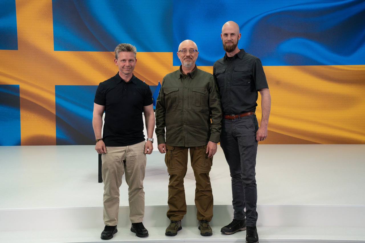 Left to right: Pål Jonson, Oleksii Reznikov, and Carl-Oskar Bohlin after a meeting in Kyiv on May 25