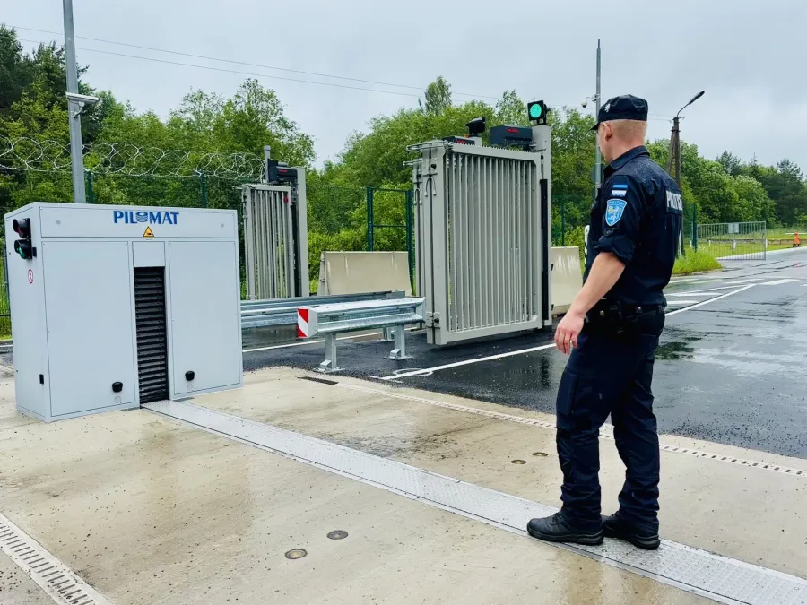 Estonian border checkpoint / Defense Express / Estonia to Deploy a