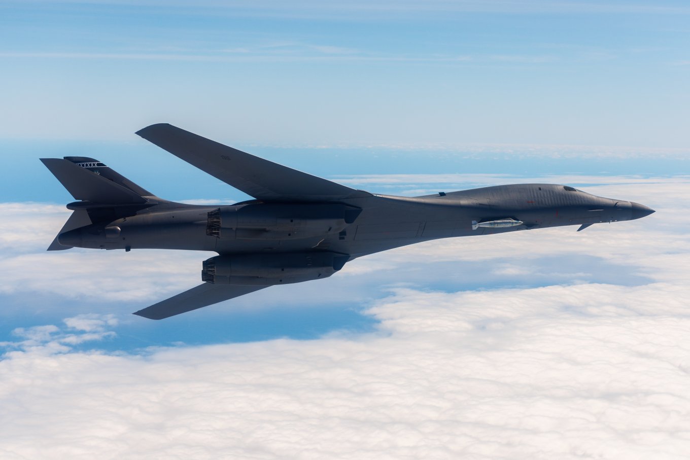 After Major Failures, ARRW Hypersonic Missile Critical Against russia, China Is Spotted on B-1B Lancer for the First Time